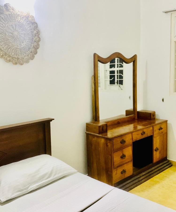 Dreamy Surf House Hotel Weligama Luaran gambar