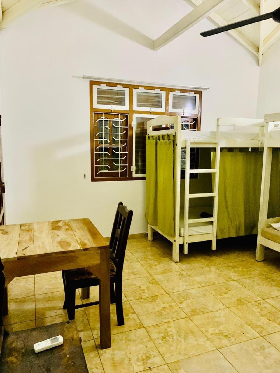 Dreamy Surf House Hotel Weligama Luaran gambar